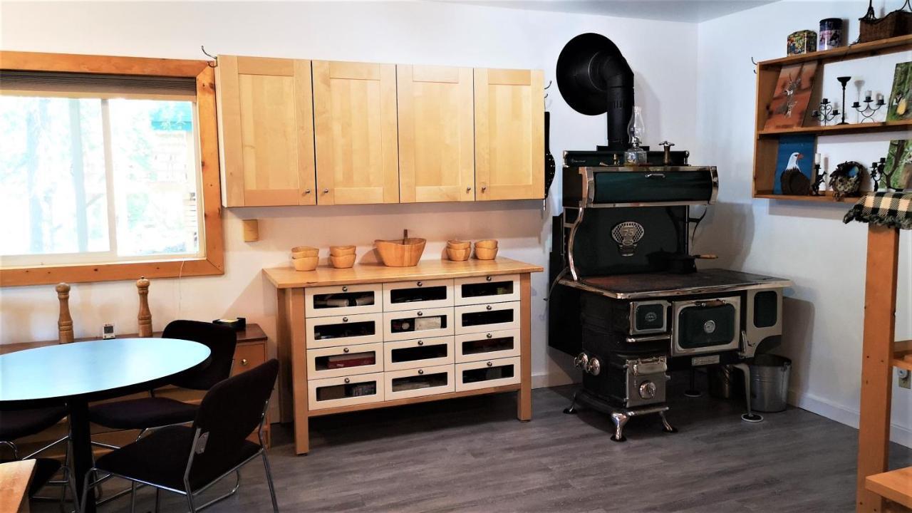 Yellow Dog Lodge, Inc. Yellowknife Εξωτερικό φωτογραφία